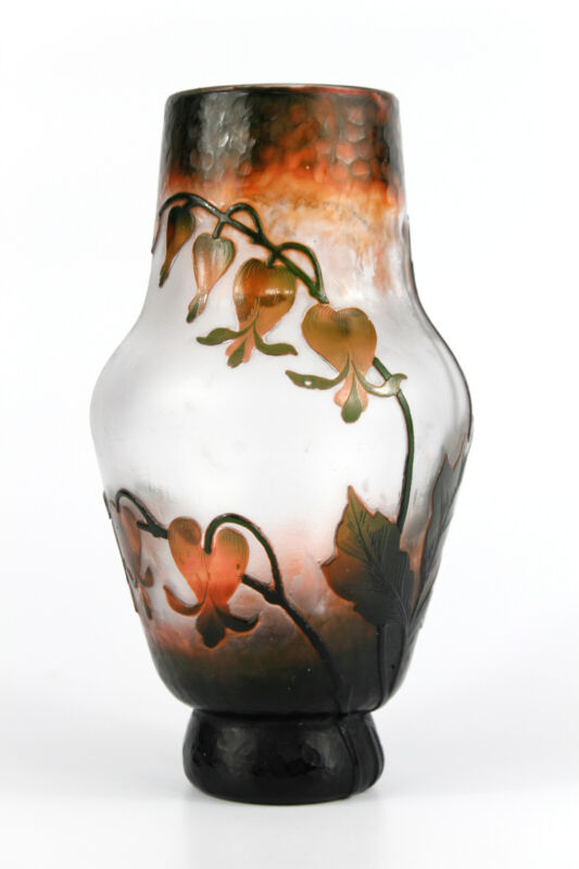 ドーム兄弟（ドームナンシー）フクシアの花が描かれた花瓶