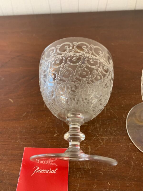 28 glasses for water model raw in glass baccarat (price for La piece)