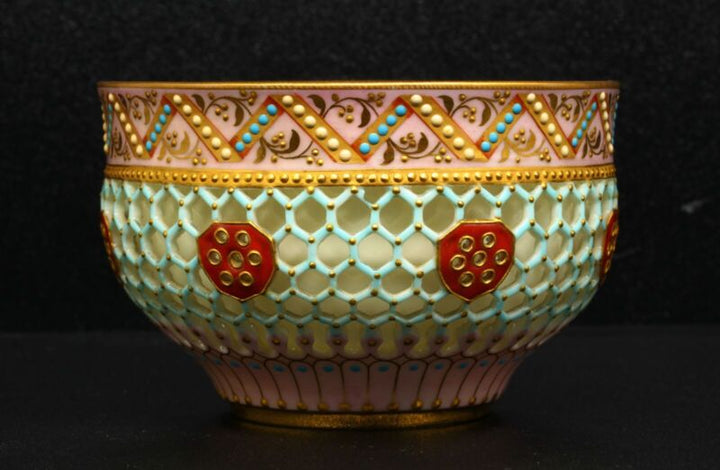 ロイヤルウースター　透かし技法（ピアス技法）のカップ&ソーサー『ジョージオーウェン作』