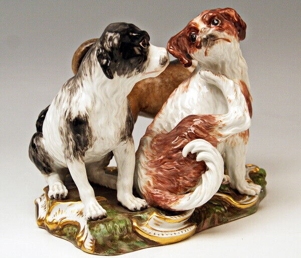 マイセン人形 アニマルフィギュリン グループドッグ 3匹の犬 1830