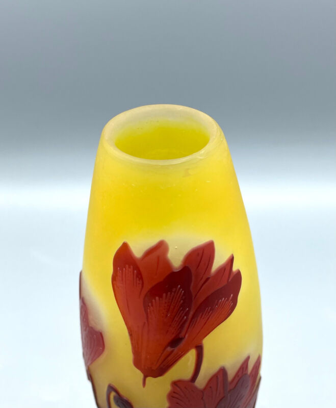 エミールガレ　シクラメンの花の花瓶