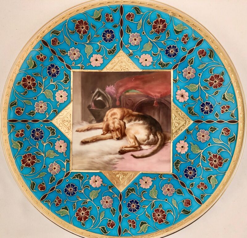 アンティーク ミントン　部屋で休む狩猟犬（クリストファードレッサー）