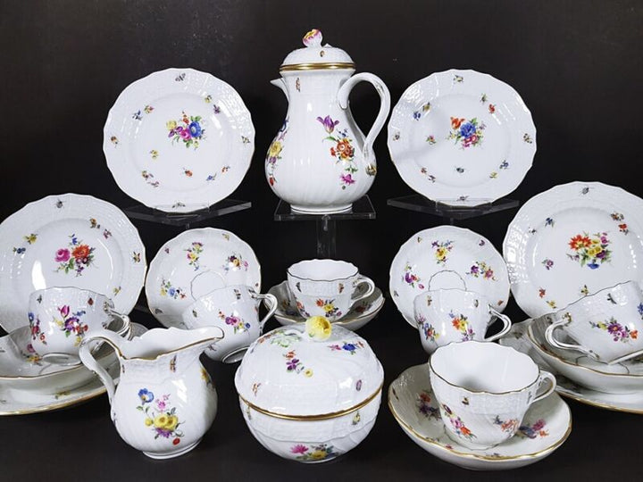 マイセン　ティーセット　スキャタードフラワーとレリーフのカップ＆ソーサー＆プレート