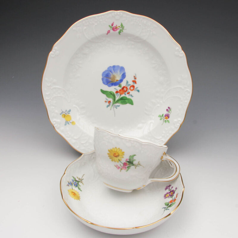 マイセン　ティーセット　2つ花とレリーフのカップ＆ソーサー＆プレート