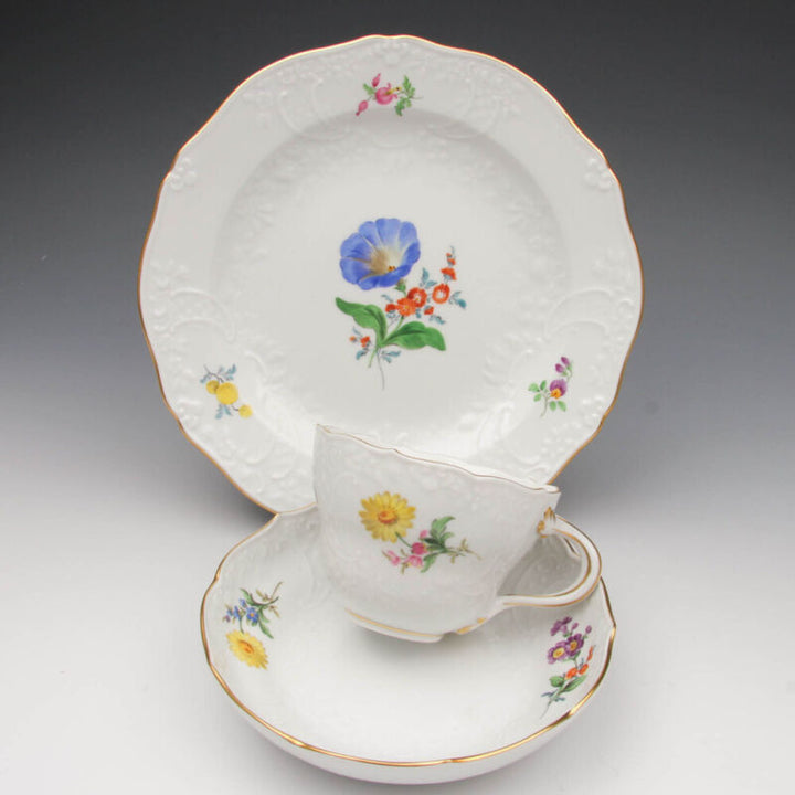 マイセン　ティーセット　2つ花とレリーフのカップ＆ソーサー＆プレート