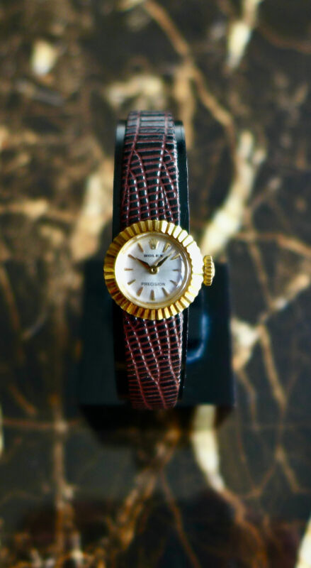 A BEAUTIFUL VINTAGE CIRCA 1960s PETITE LADIES ROLEX "CHAMELEON" 18K GOLD