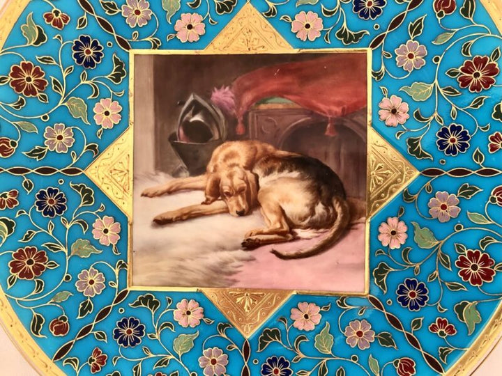 アンティーク ミントン　部屋で休む狩猟犬（クリストファードレッサー）