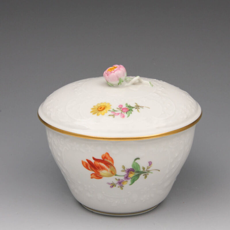 マイセン　ティーセット　2つ花とレリーフのカップ＆ソーサー＆プレート